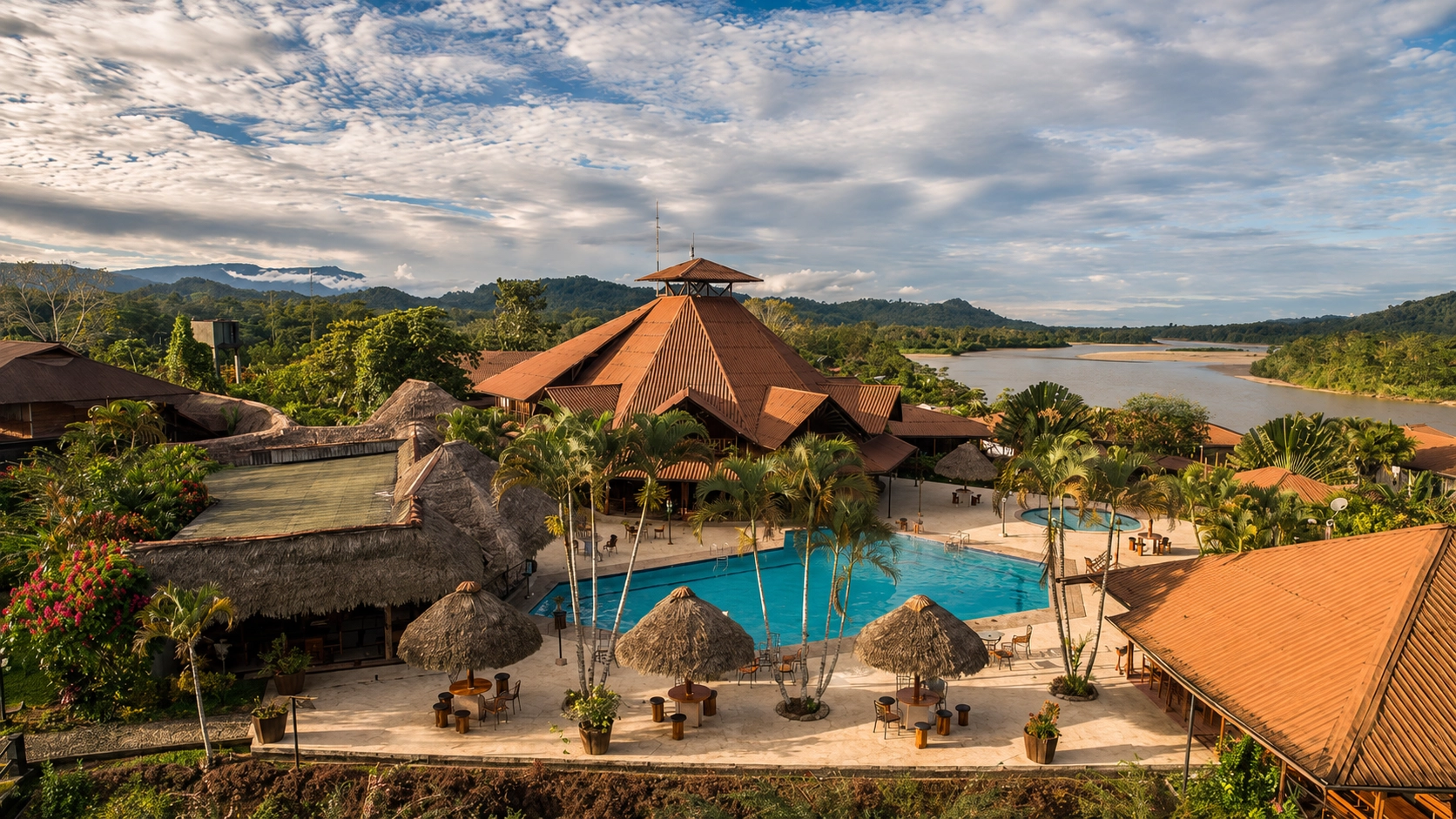 Vista de Casa del Suizo junto al río Napo
